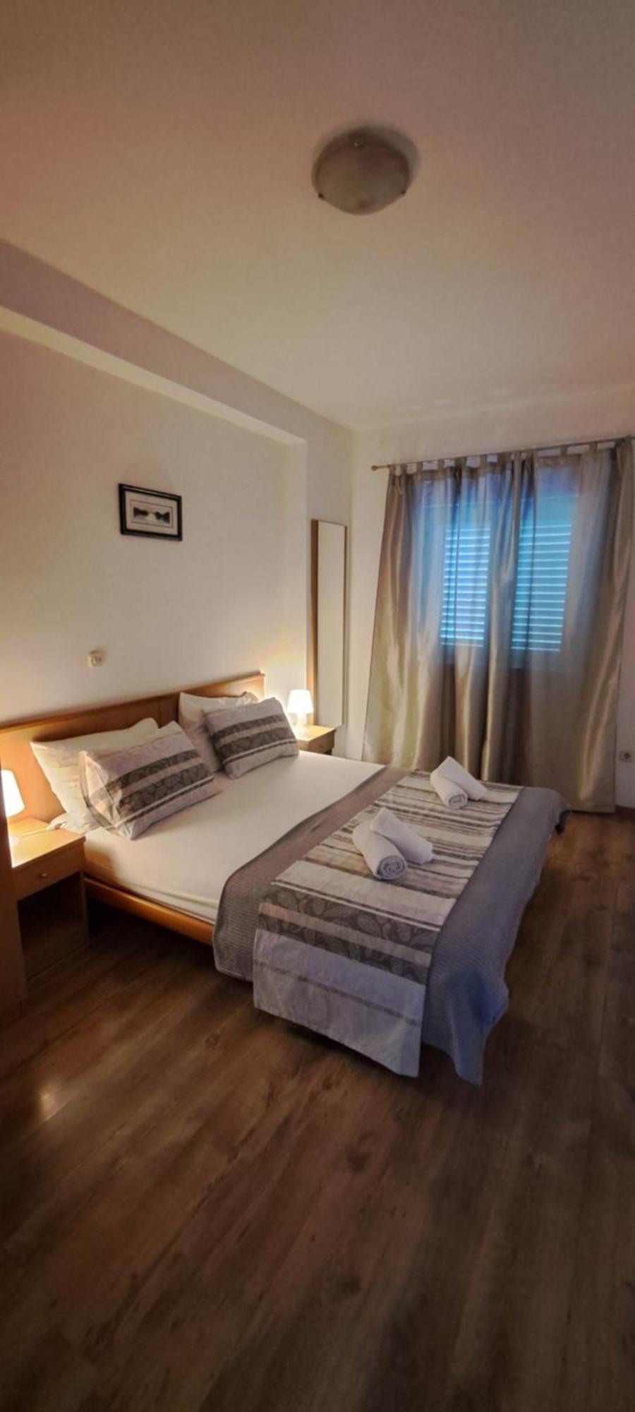 Apartments Becir Molunat Exterior foto